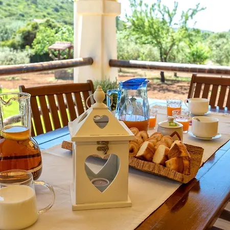 Saige , Piscina Con Idromassaggio Vila *