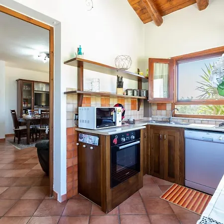 Saige , Piscina Con Idromassaggio Vila *