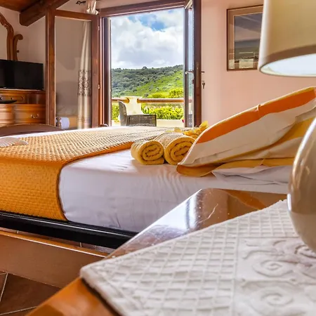 Saige , Piscina Con Idromassaggio *