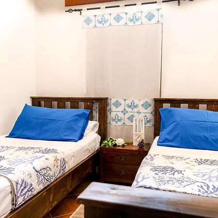 Saige , Piscina Con Idromassaggio Vila *