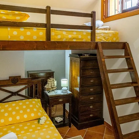 Saige , Piscina Con Idromassaggio Vila *