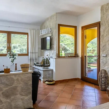 Saige , Piscina Con Idromassaggio *