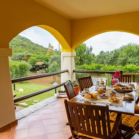 Saige , Piscina Con Idromassaggio Vila *