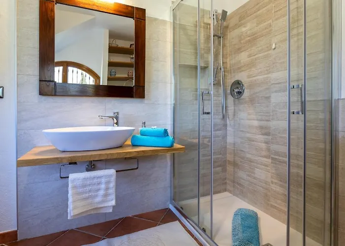 Villa Saige , Piscina Con Idromassaggio