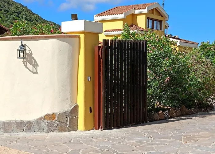 Saige , Piscina Con Idromassaggio Villa Alghero