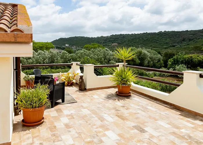 Saige , Piscina Con Idromassaggio Villa Alghero