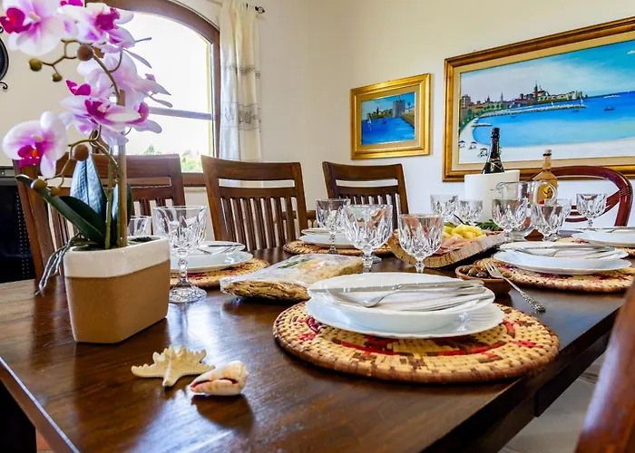 Saige , Piscina Con Idromassaggio