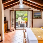 Saige , Piscina Con Idromassaggio Βίλα *