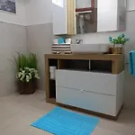 Saige , Piscina Con Idromassaggio Βίλα *