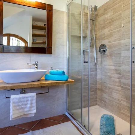 Villa Saige , Piscina Con Idromassaggio