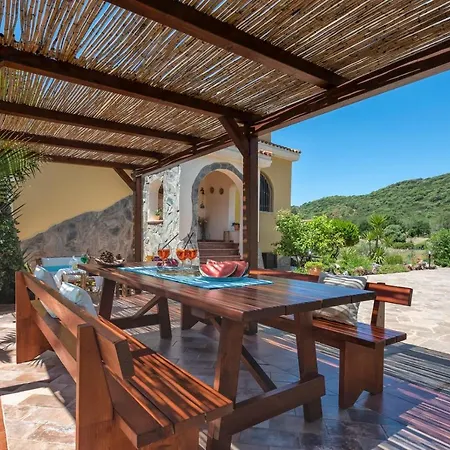 Villa Saige , Piscina Con Idromassaggio Alghero