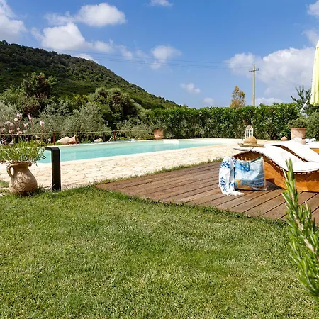 Saige , Piscina Con Idromassaggio Vila *