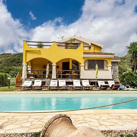 Saige , Piscina Con Idromassaggio *