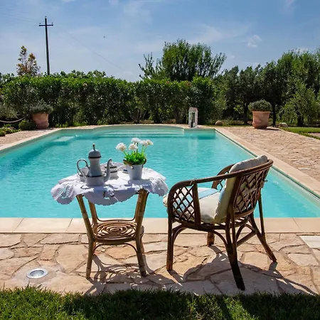 Saige , Piscina Con Idromassaggio فيلة
